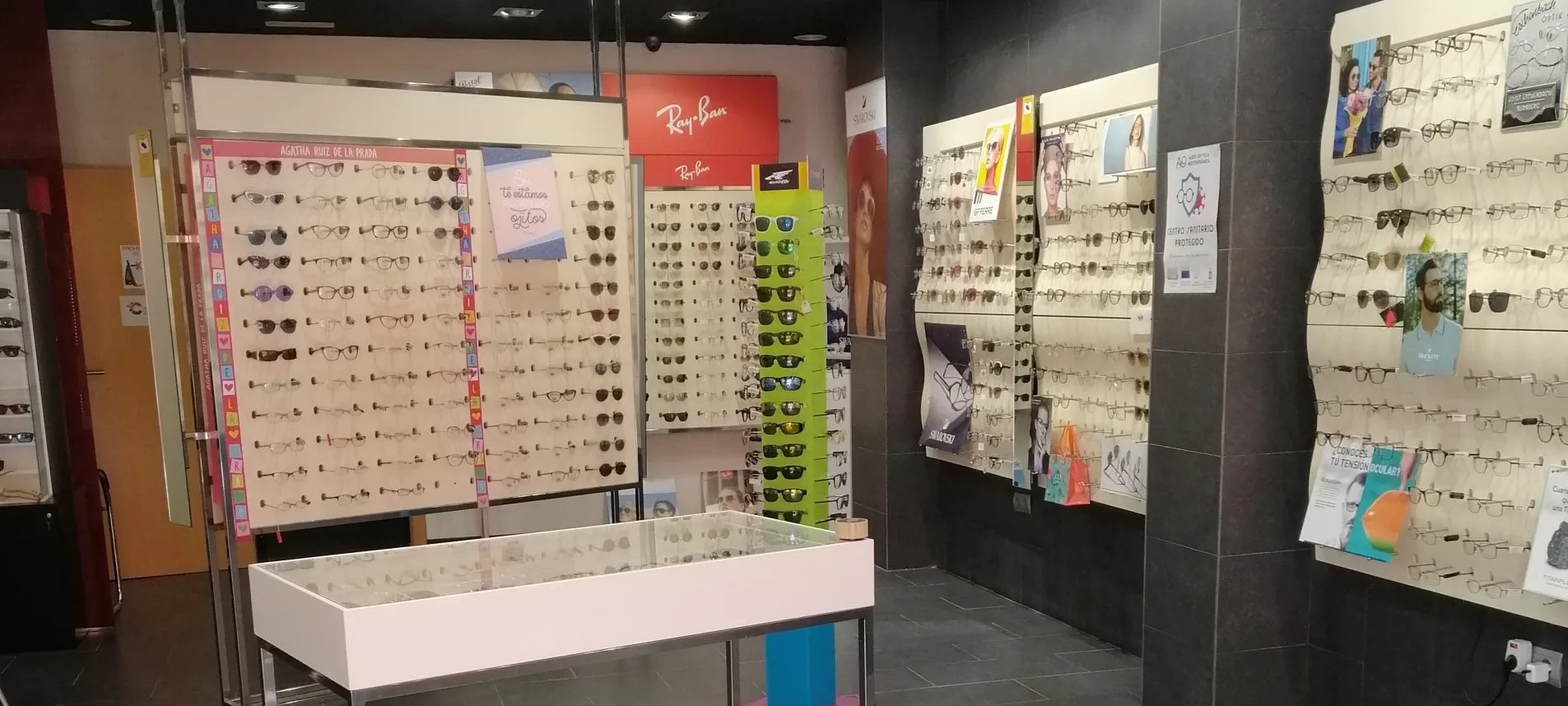 Protección auditiva avanzada en centro de audiología